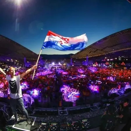 アパート Summer Vibes