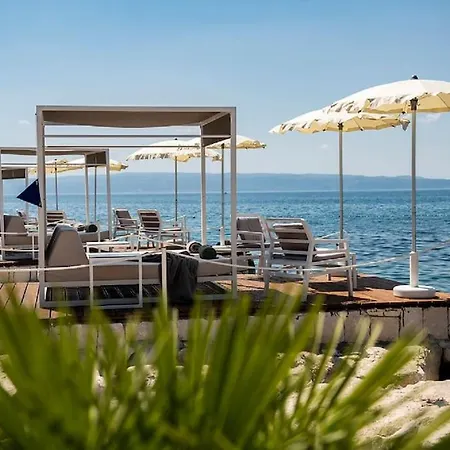 Апартаменти Summer Vibes *