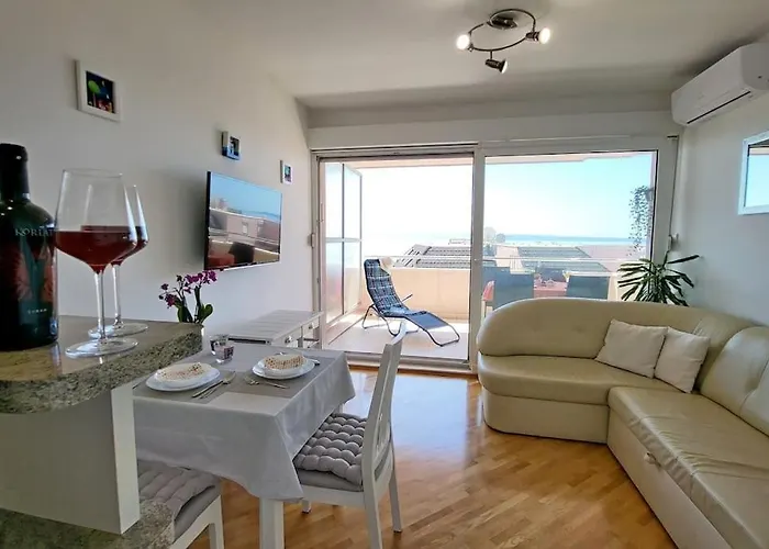 Apartment Summer Vibes *