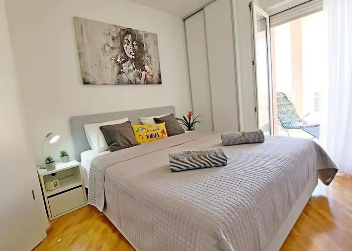 Summer Vibes Apartment