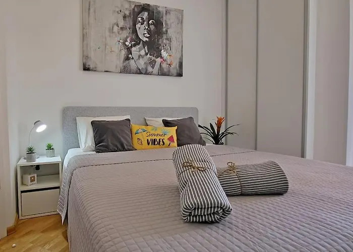 Apartment Summer Vibes *